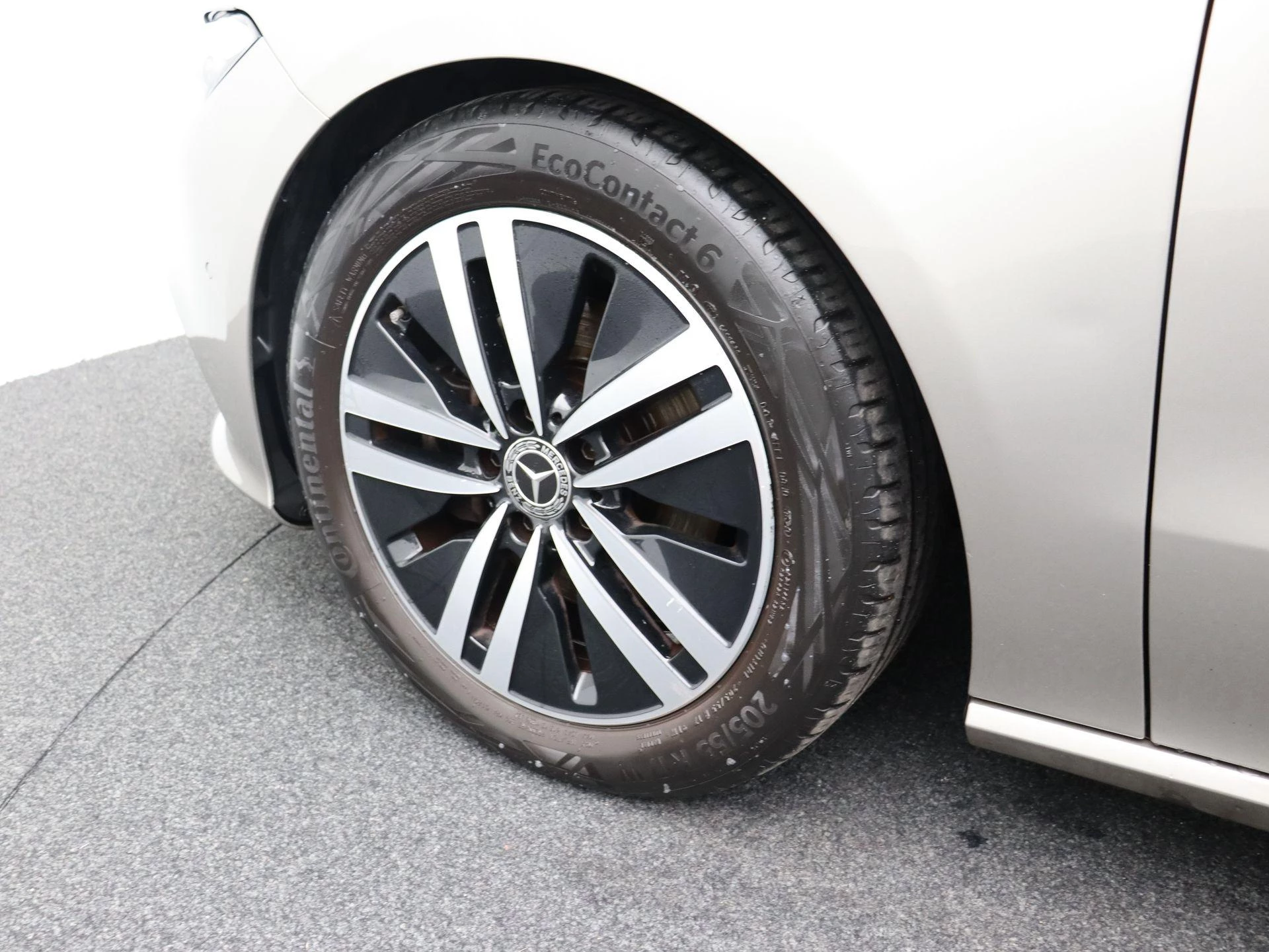 Mercedes-Benz CLA 200 Luxury Line Shooting Brake + LEDER + PANO DAK + CARPLAY + MULTIBEAM LED +