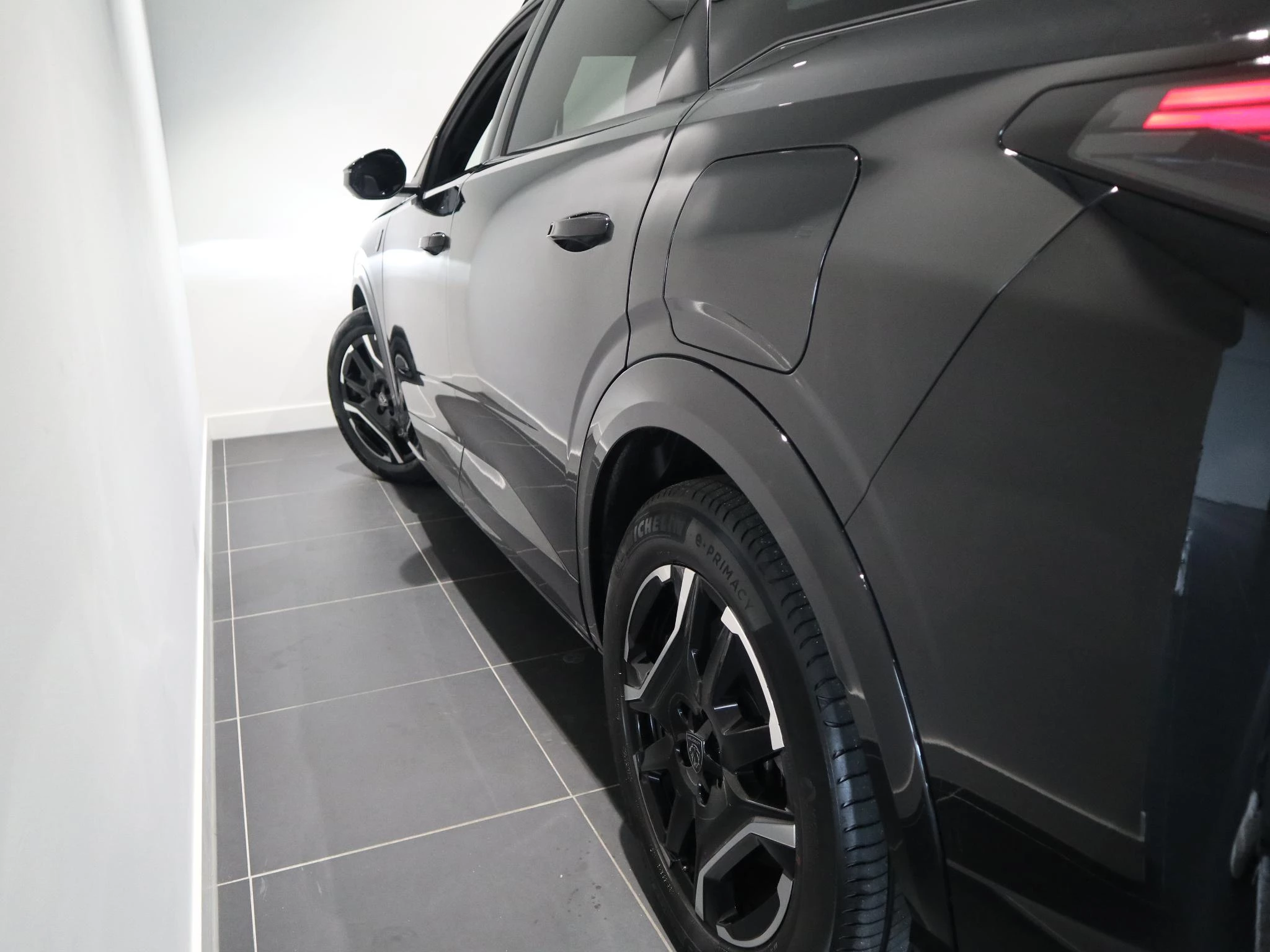 Peugeot-e-5008-image-27