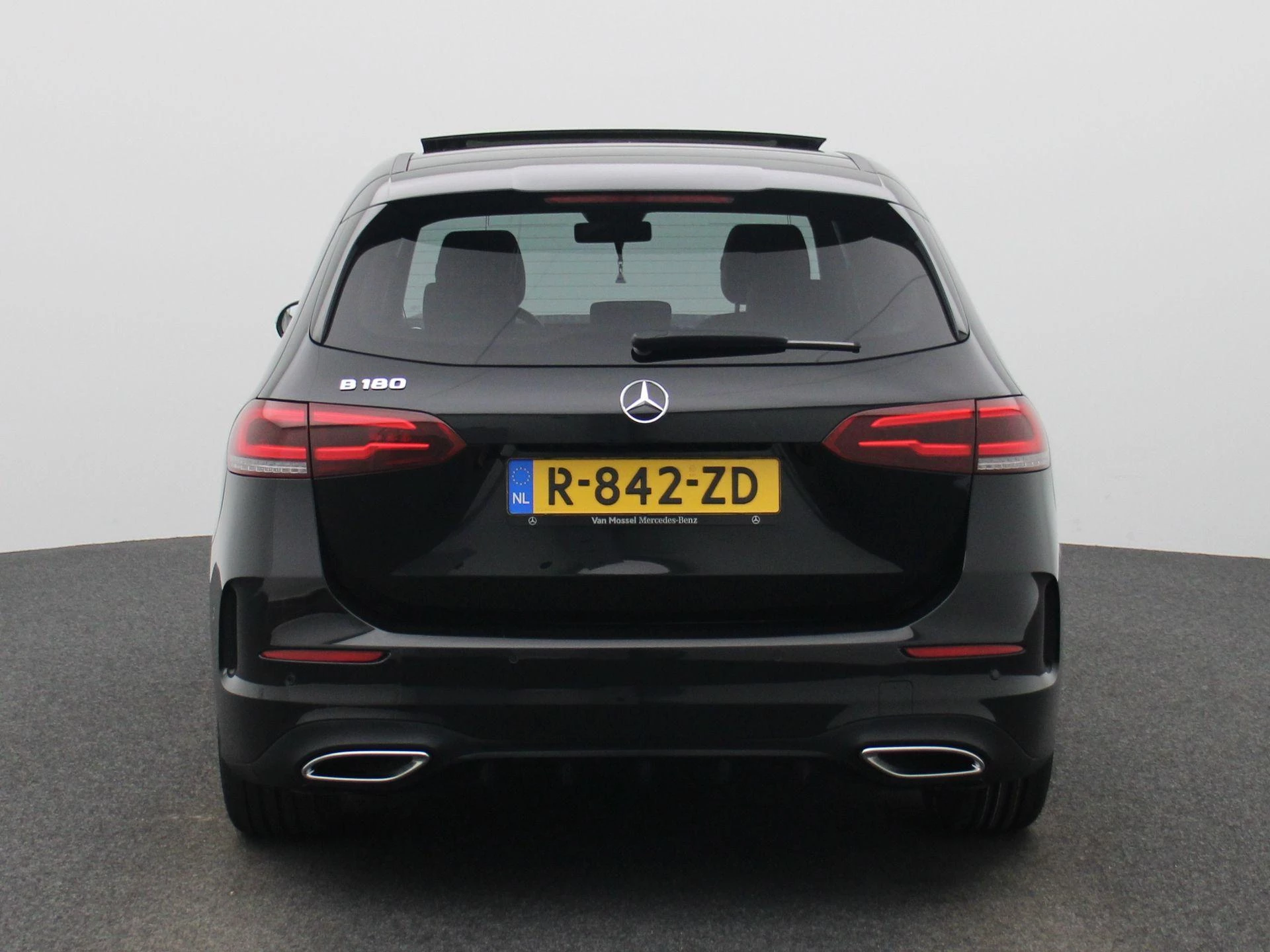 Mercedes-Benz-B-Klasse-image-4
