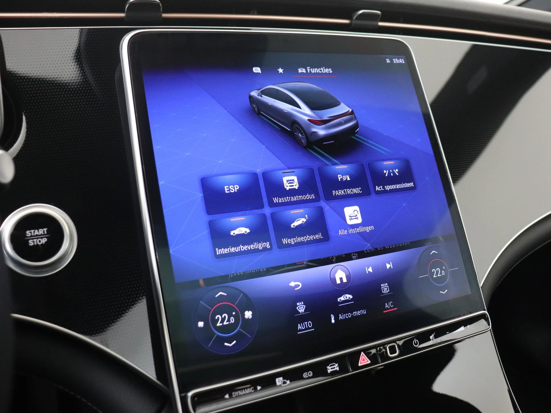 Mercedes-Benz-EQE-image-23