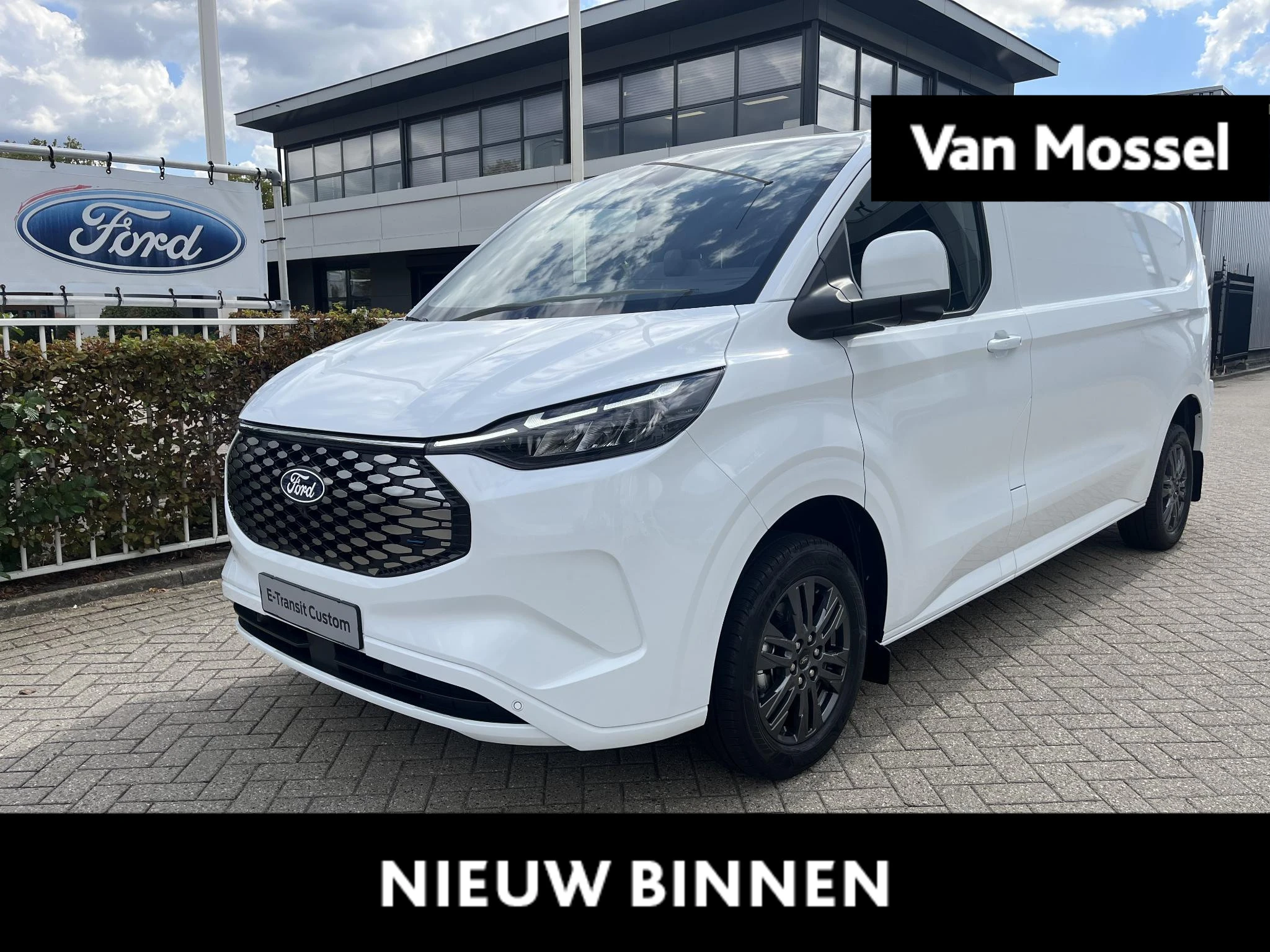 Ford-E-Transit-image-0