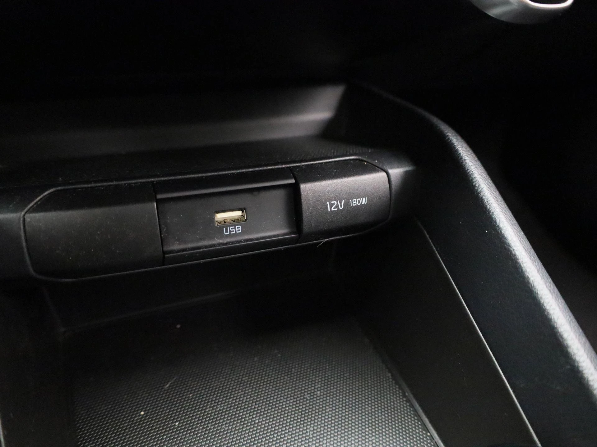 Kia-Stonic-image-24