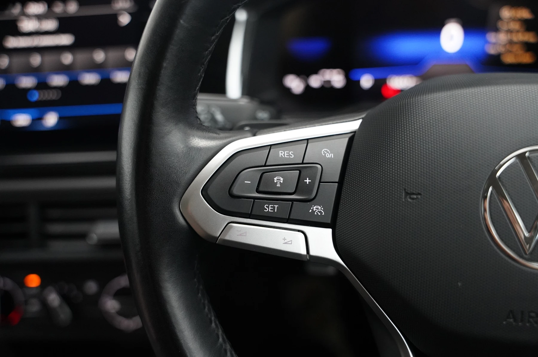 Volkswagen-Polo-image-17