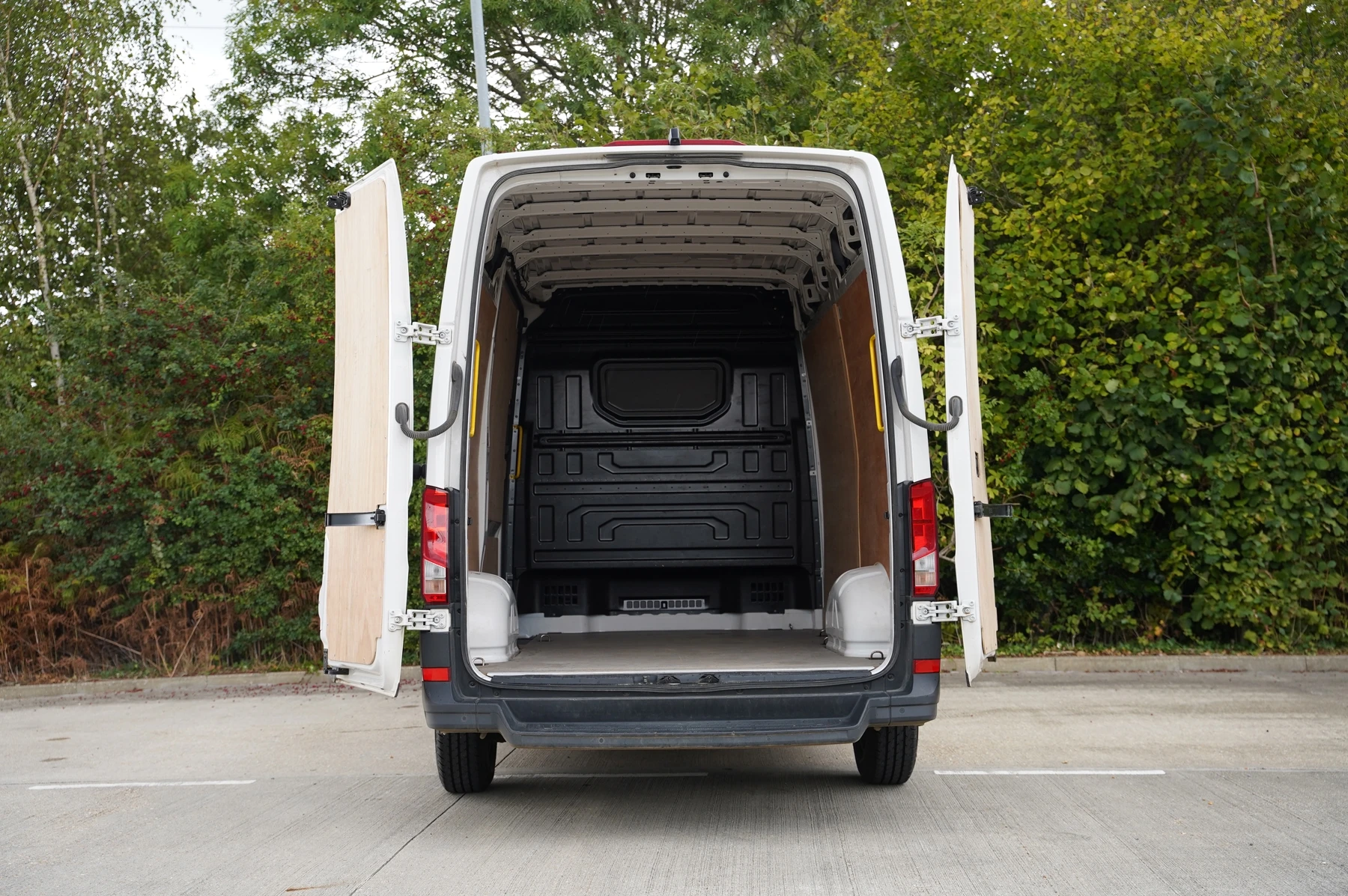 Volkswagen-Crafter-image-12