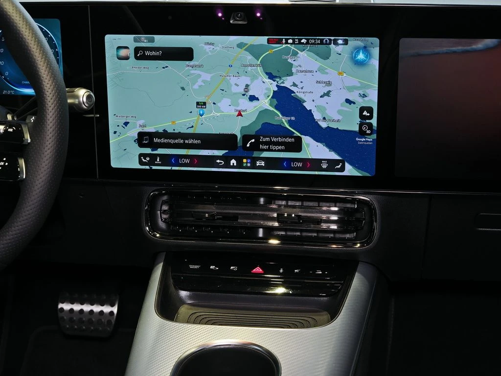 Mercedes-Benz-CLA 250+-image-8