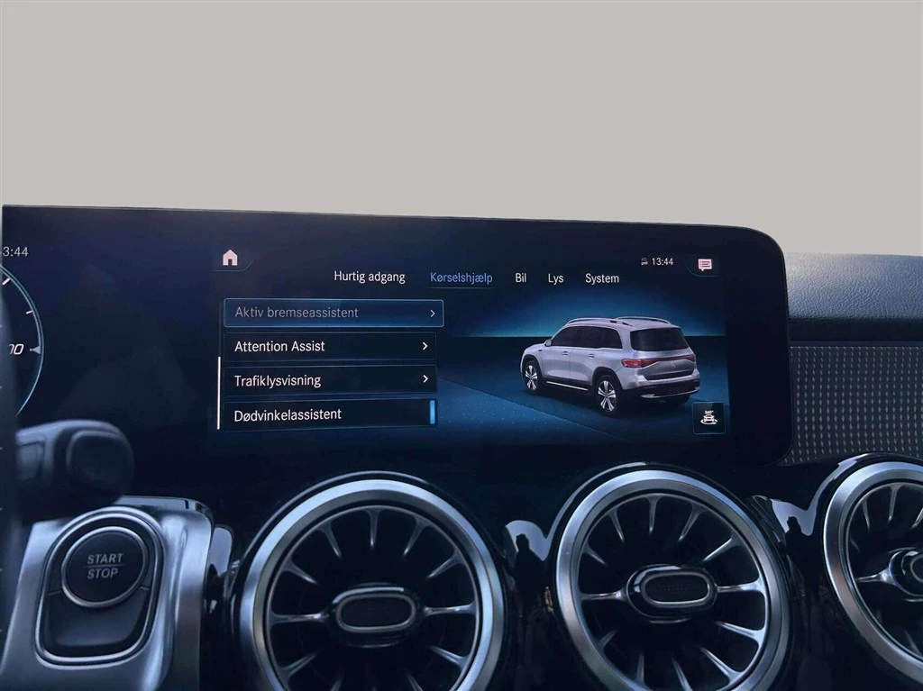 Mercedes-Benz-EQB-image-19