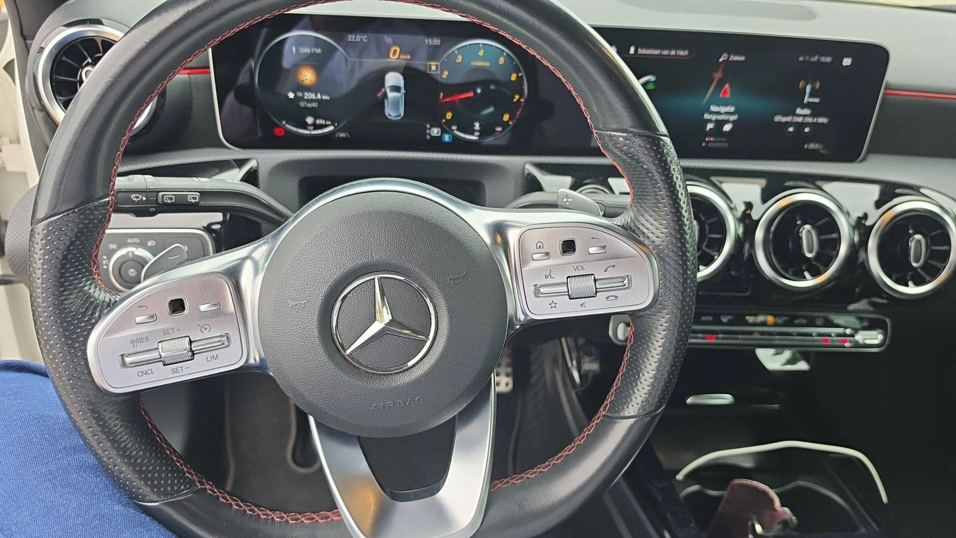 Mercedes-Benz-A-Klasse-image-10