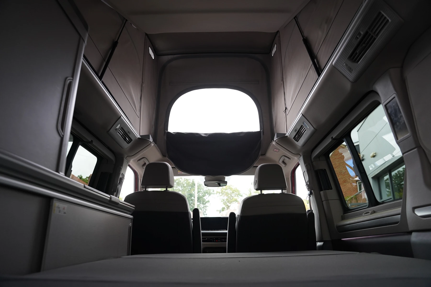 Volkswagen-California-image-11
