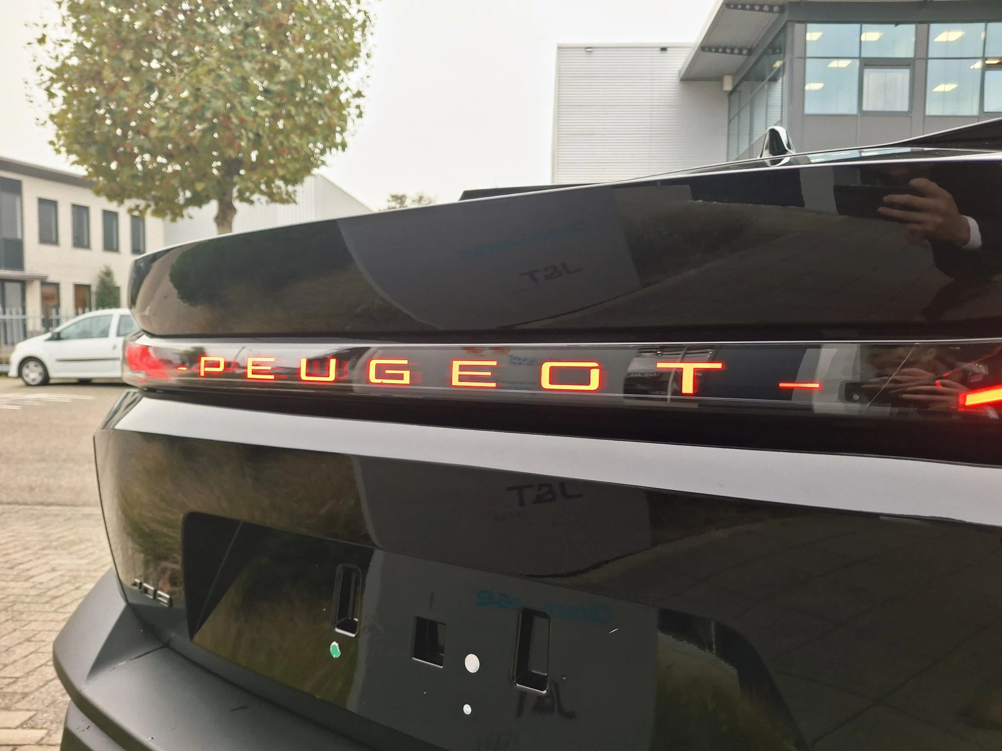 Peugeot-408-image-12
