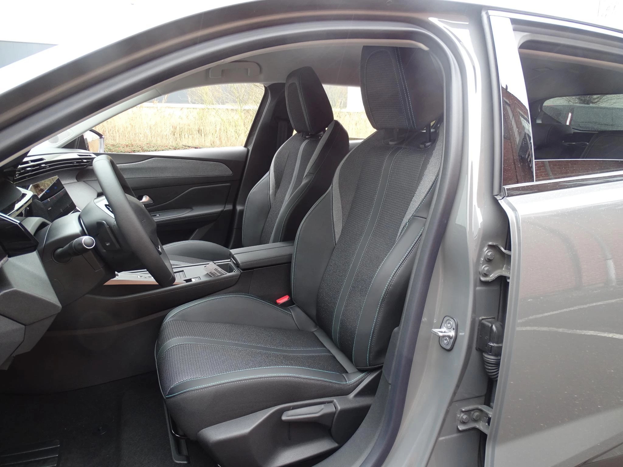 Peugeot 408 e-408 210 Allure