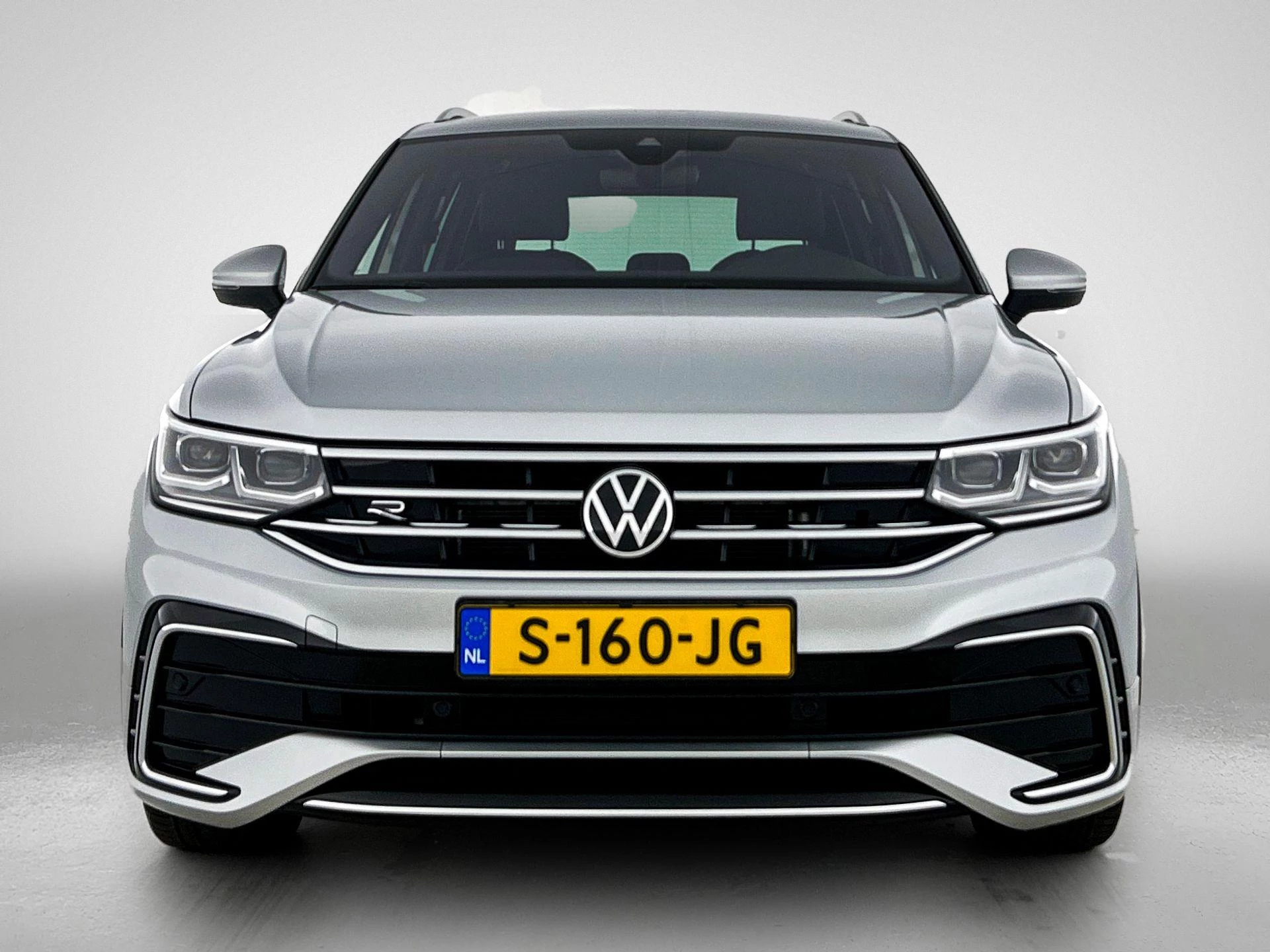Volkswagen-Tiguan-image-4