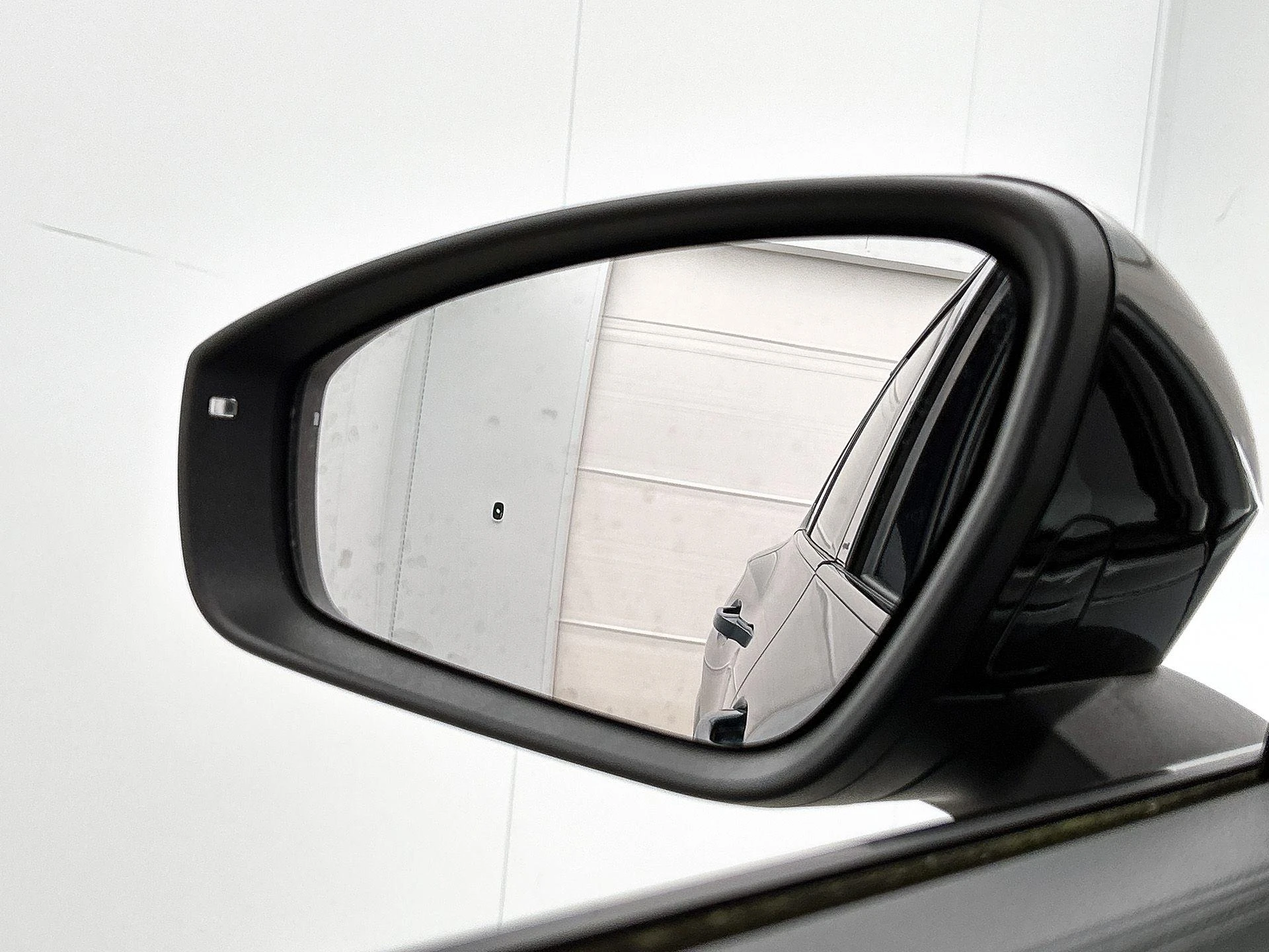 Volkswagen-Tiguan-image-25