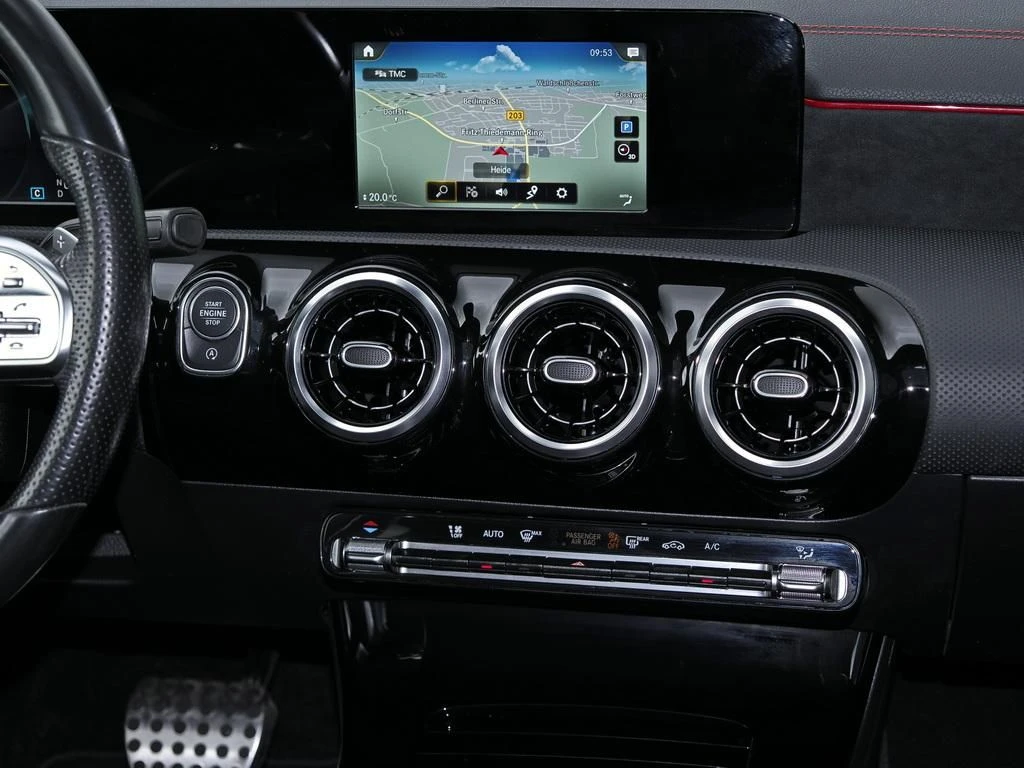 Mercedes-Benz-CLA 200 d-image-11