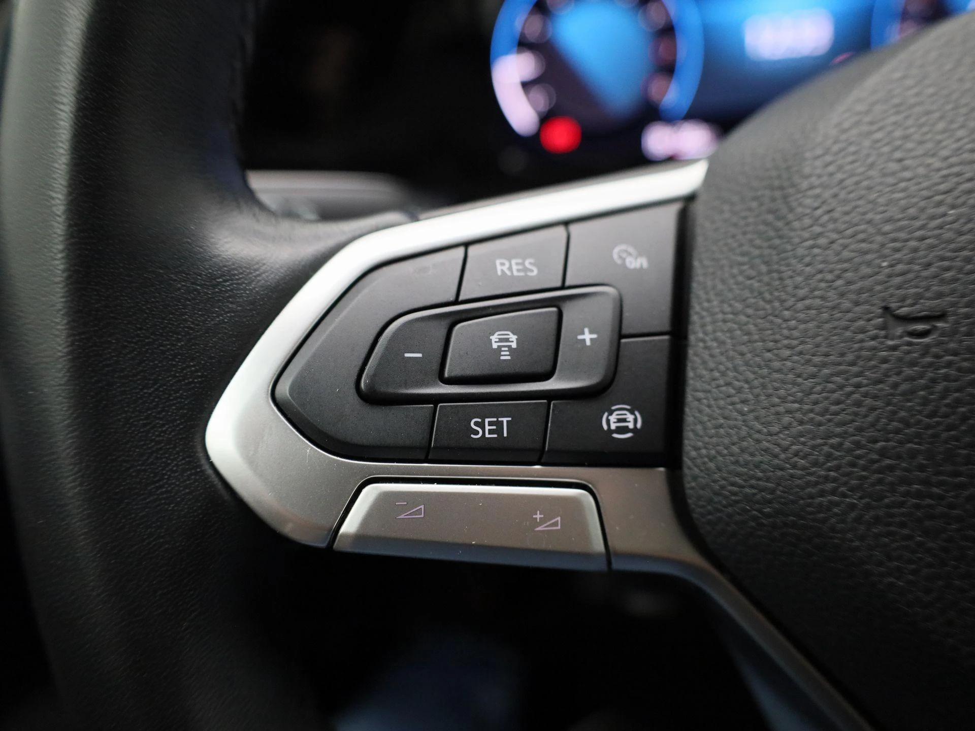 Volkswagen-Golf-image-17