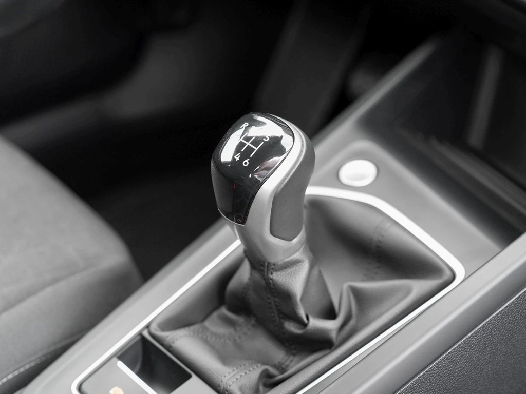 Volkswagen Golf VIII Variant 1,5TSI Life,AHK,LED,ACC Lenkrad/Sitzheizung,Climatronic,ALU 16"