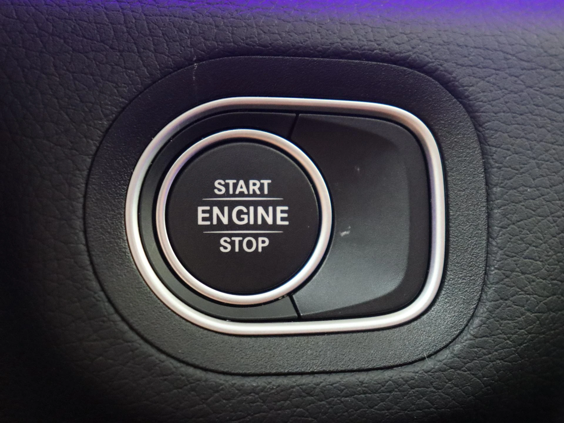 Mercedes-Benz-GLE-image-22