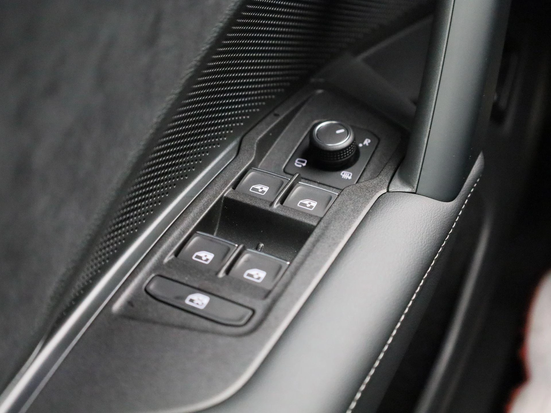 Volkswagen-Tiguan-image-37