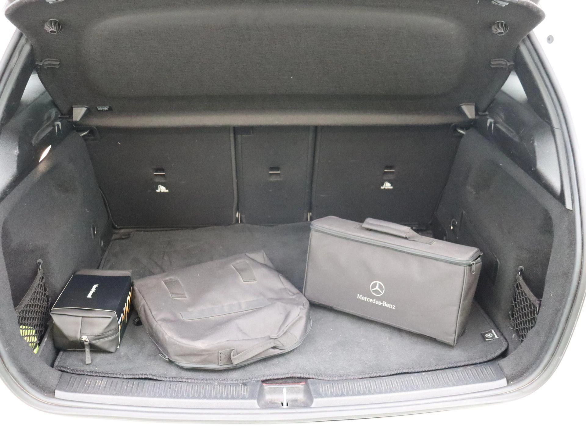 Mercedes-Benz B-Klasse 250 e + AMG LINE + LED + CAMERA +