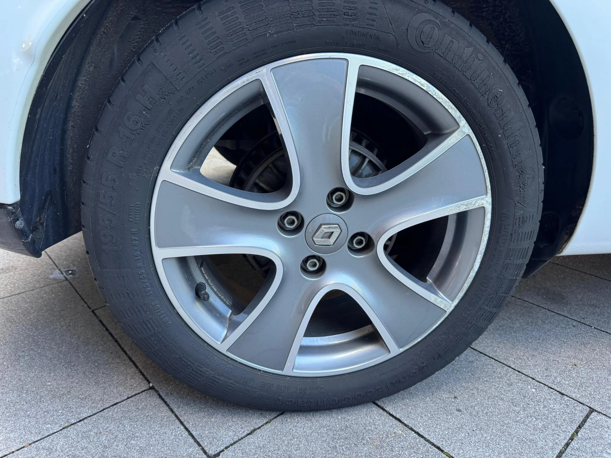 Renault-Clio-image-8