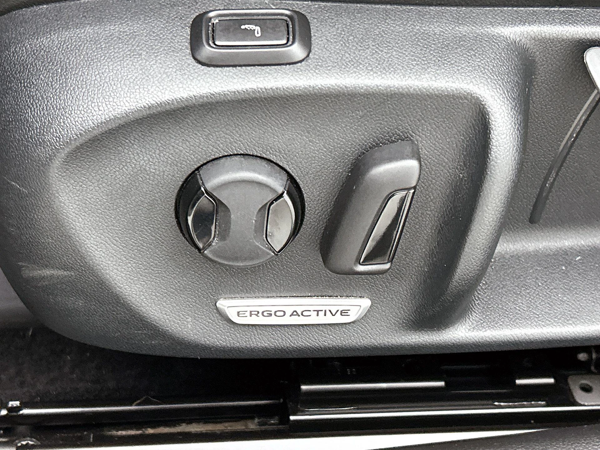 Volkswagen-Passat-image-21