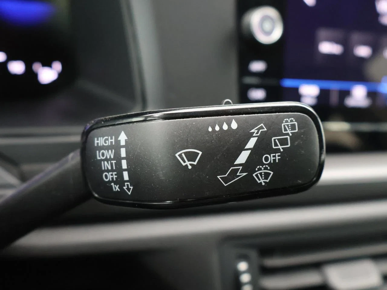 Volkswagen-Polo-image-4