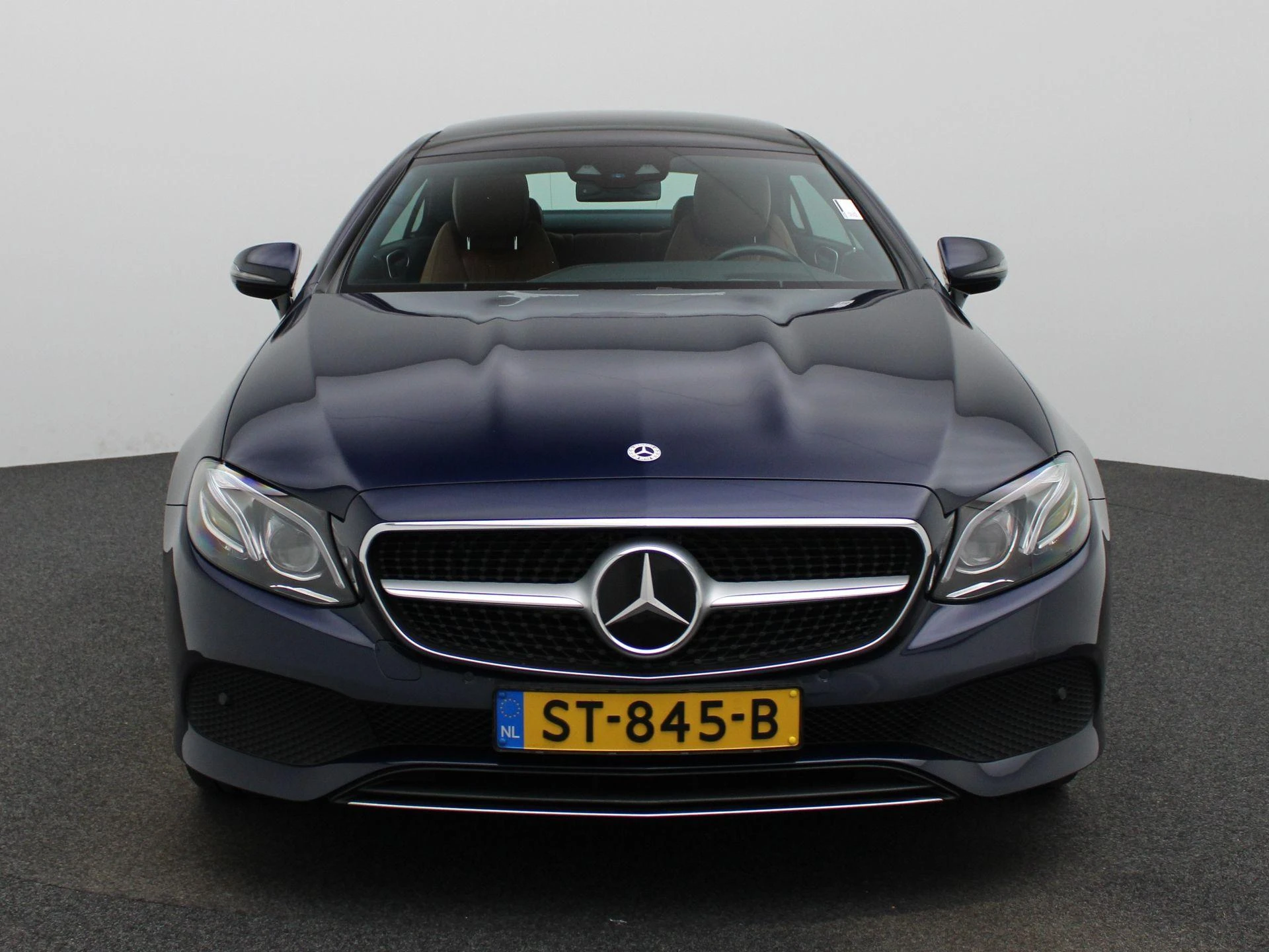 Mercedes-Benz-E-Klasse-image-2