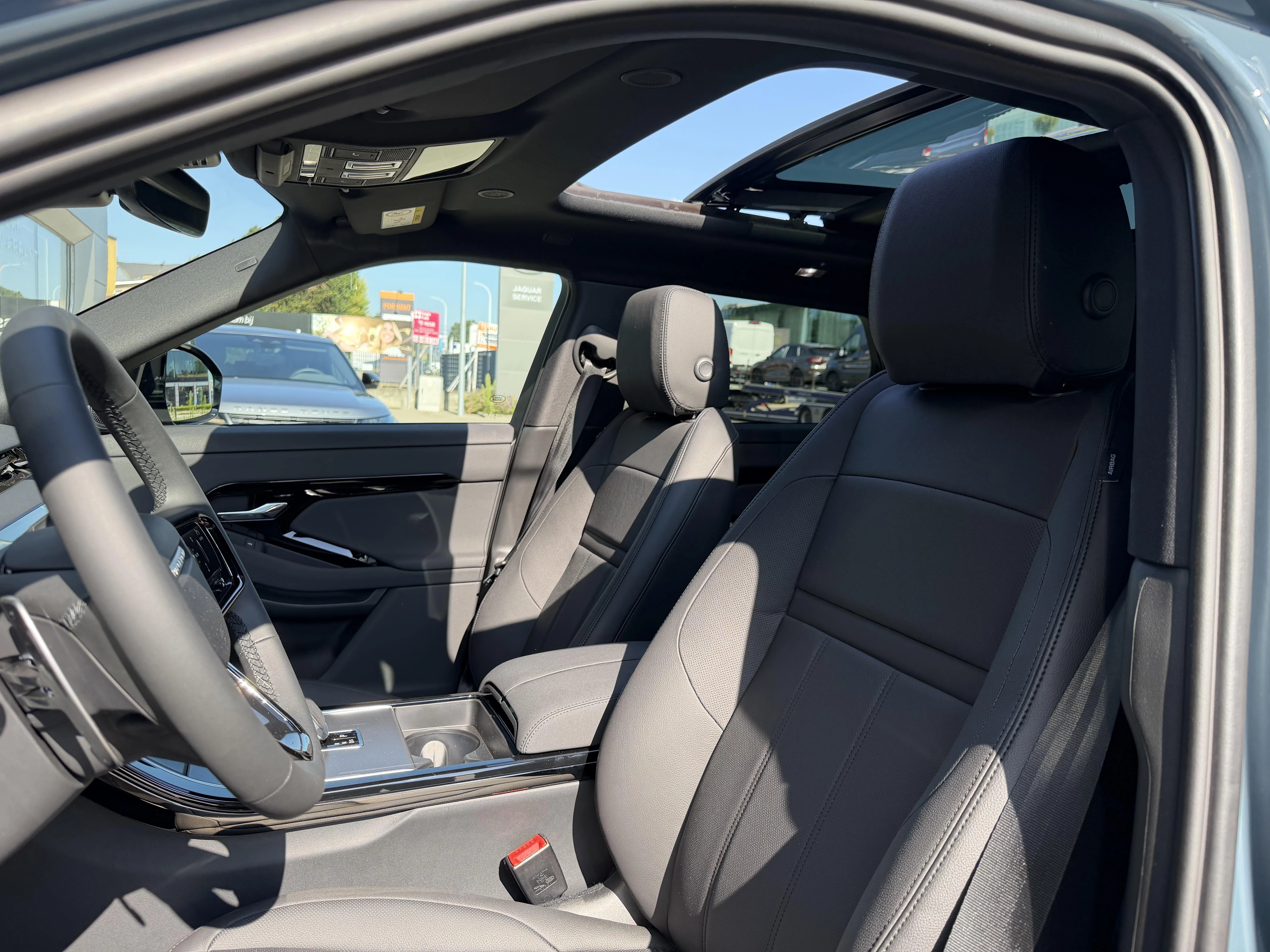 Land Rover Range Rover Evoque P160 S FWD Auto. 26.5MY