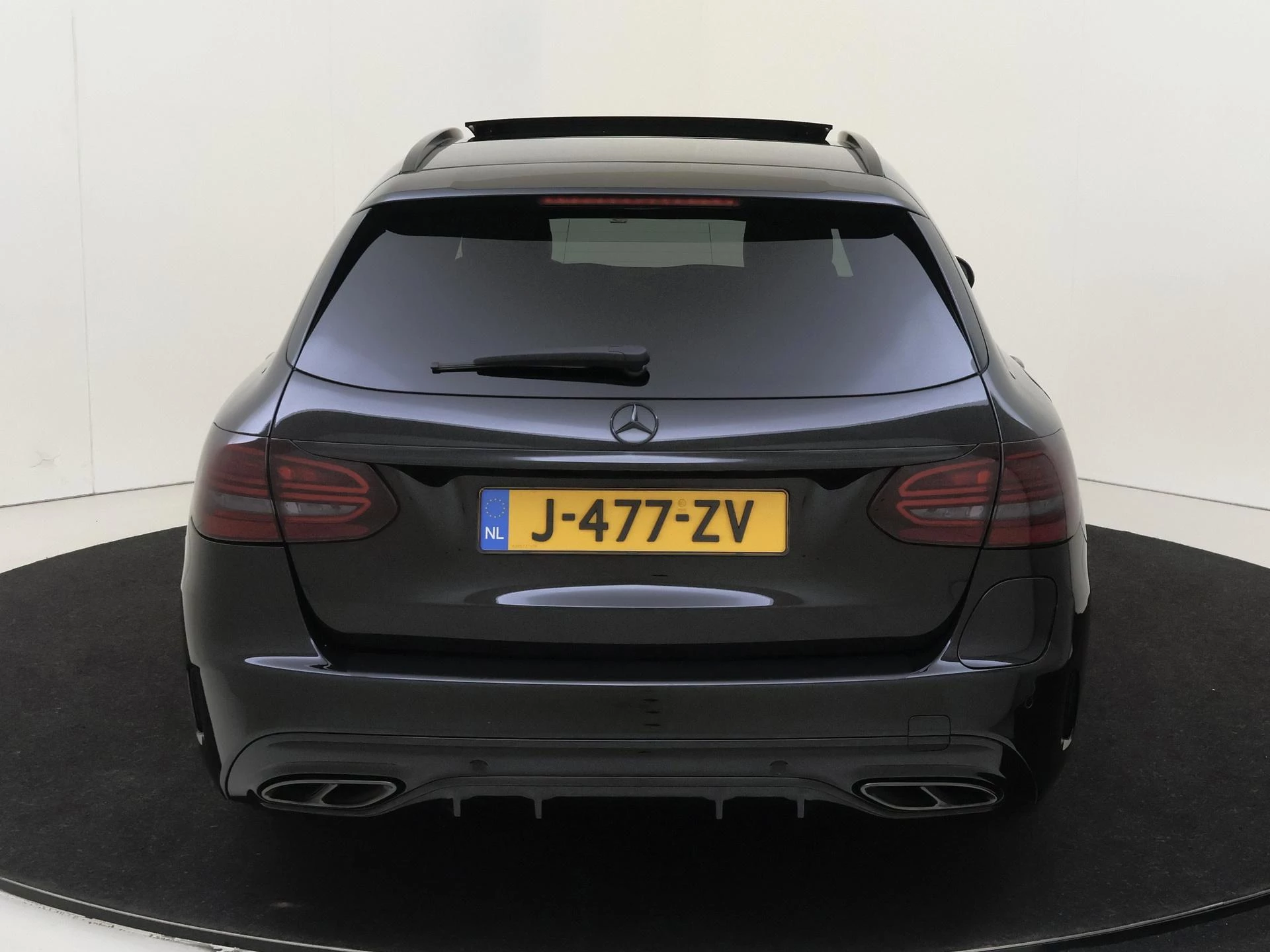 Mercedes-Benz-C-Klasse-image-6