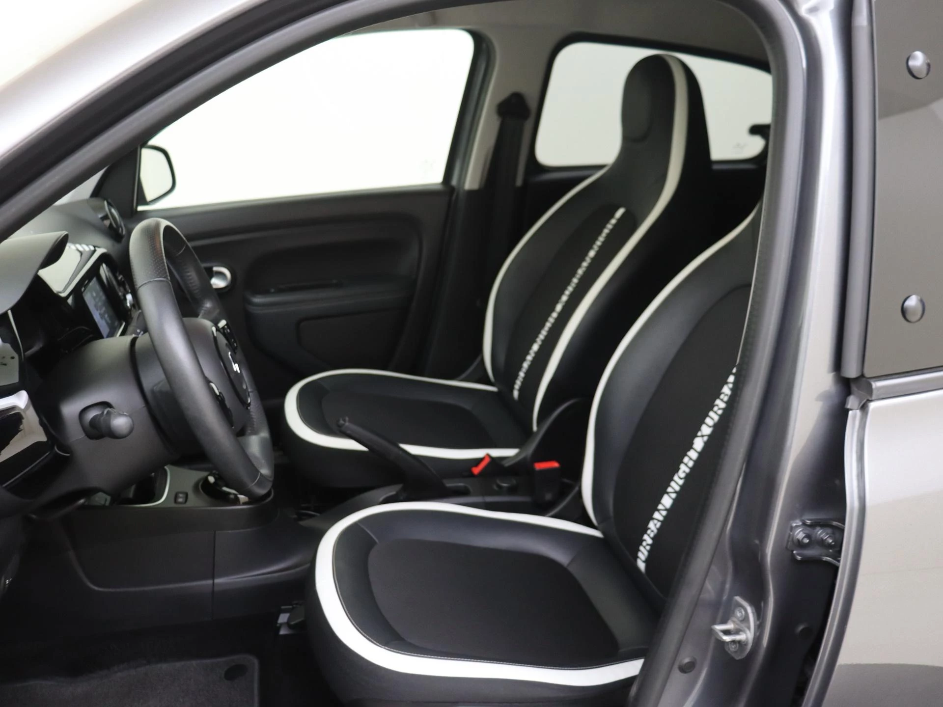 Renault-Twingo-image-13