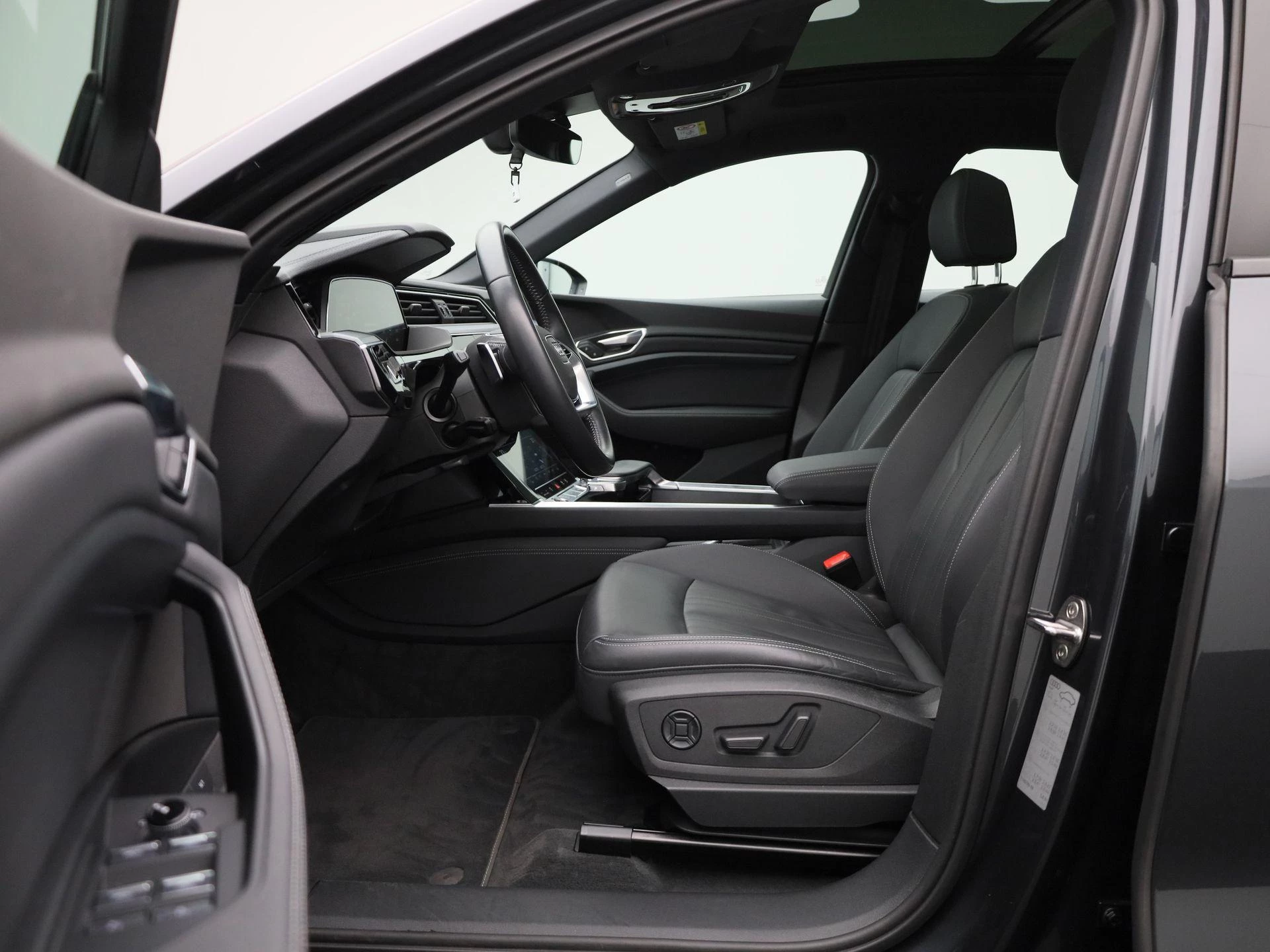 Audi-e-tron-image-10