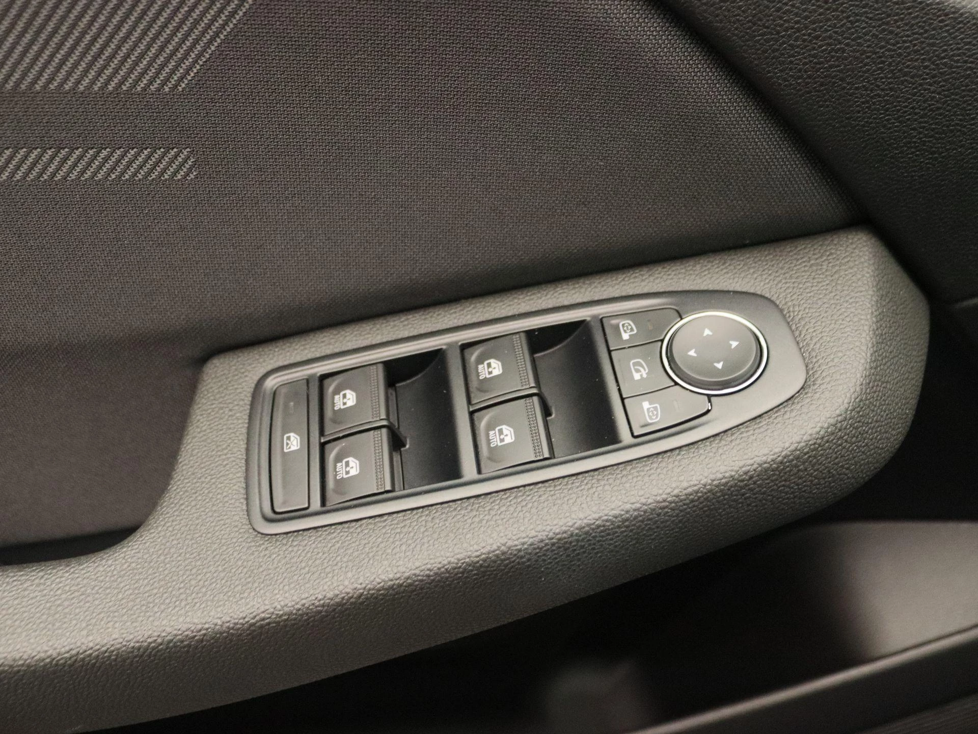 Renault-Clio-image-17