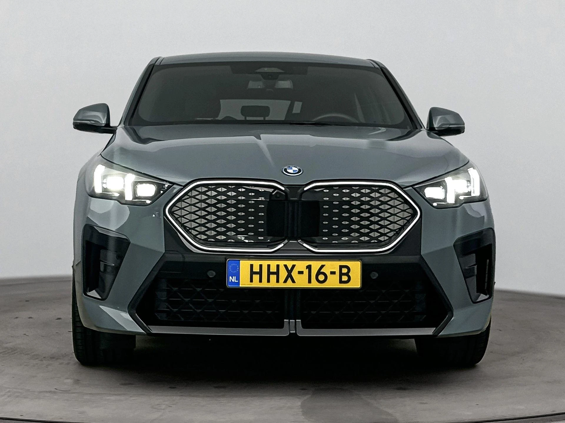 BMW-iX2-image-4