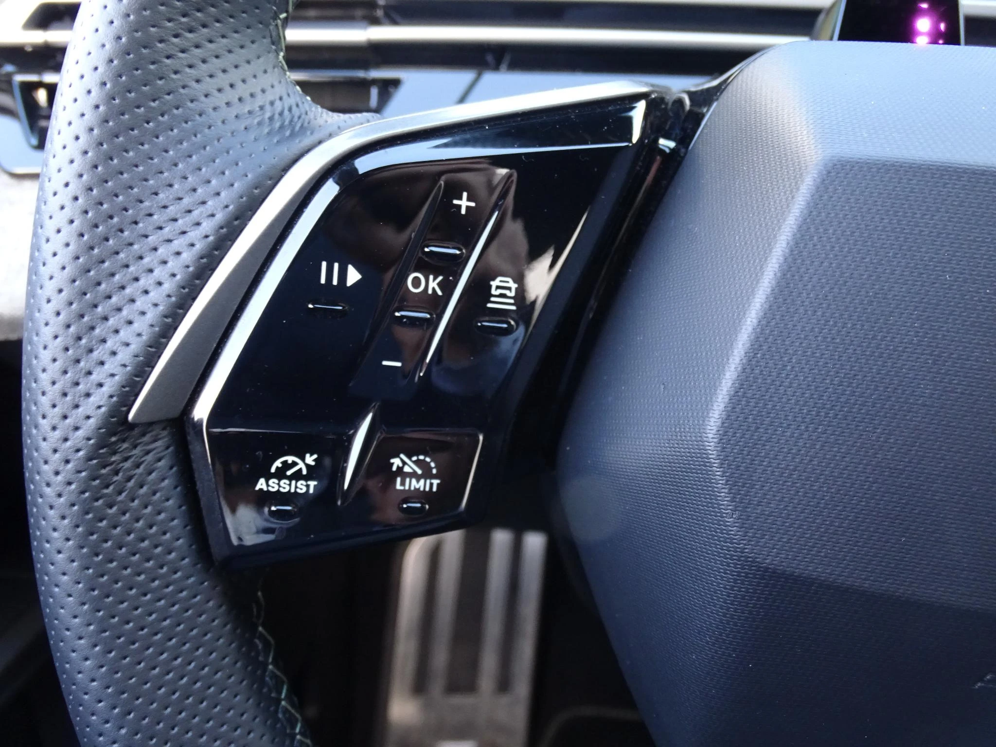 Peugeot-e-5008-image-21