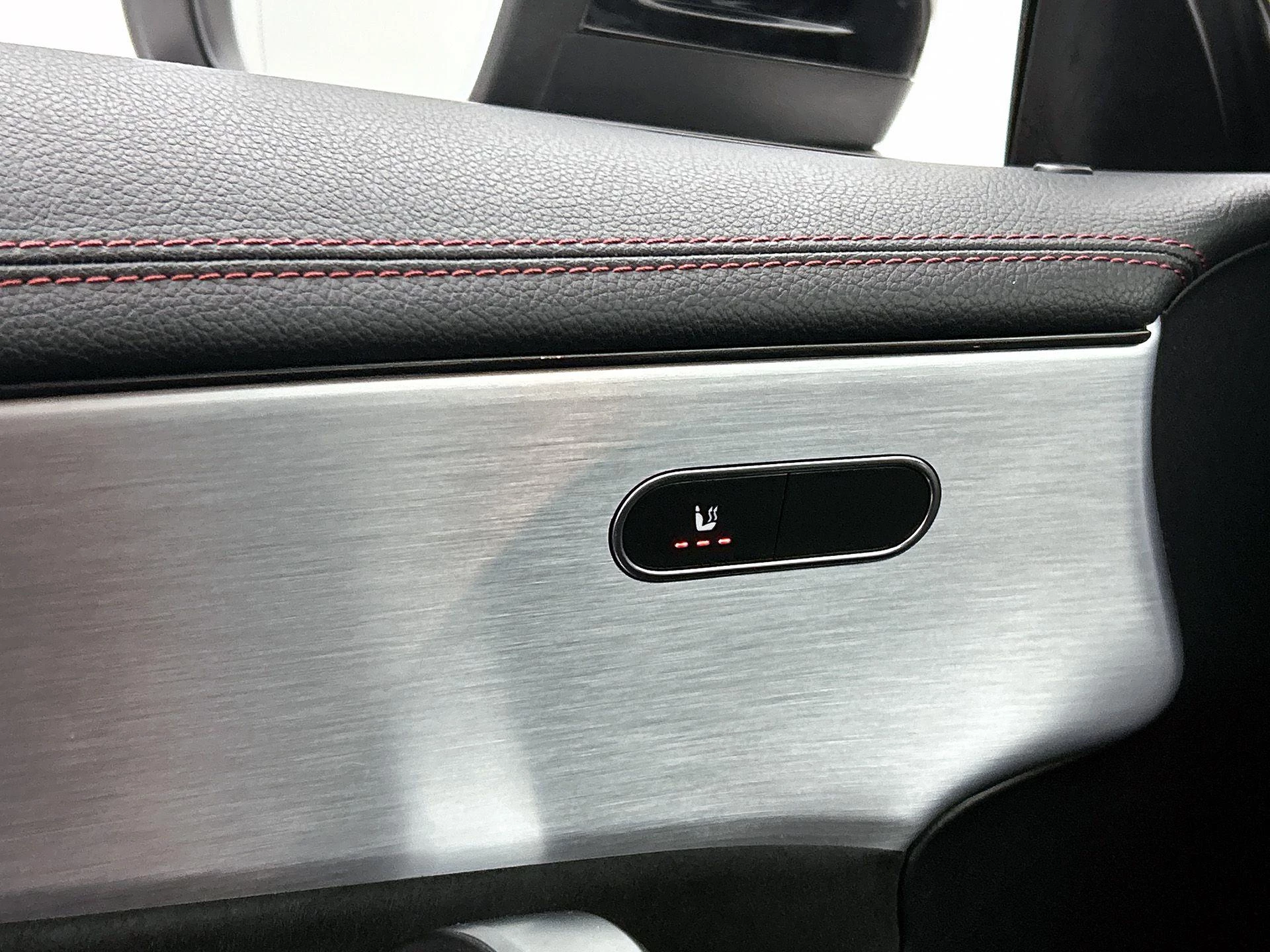 Mercedes-Benz-CLA-image-7