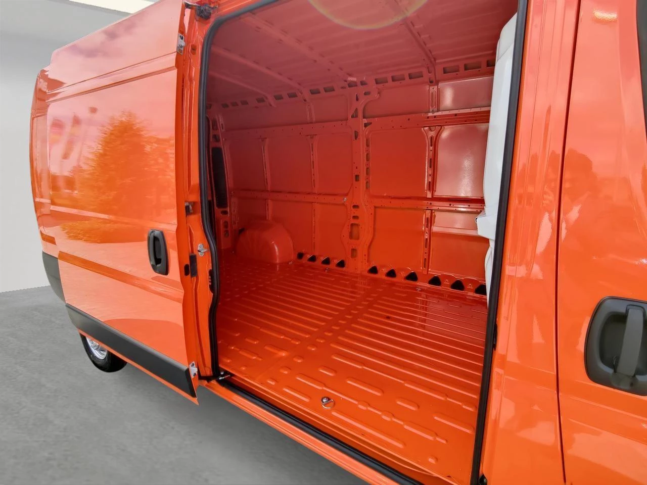 Opel Movano 3500 Light L3H2 - 2.2L Turbo 140