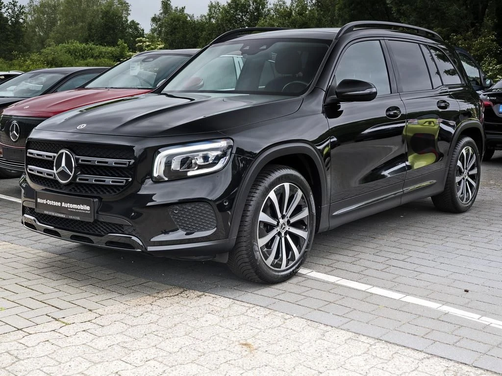 Mercedes-Benz-GLB 200 d-image-7