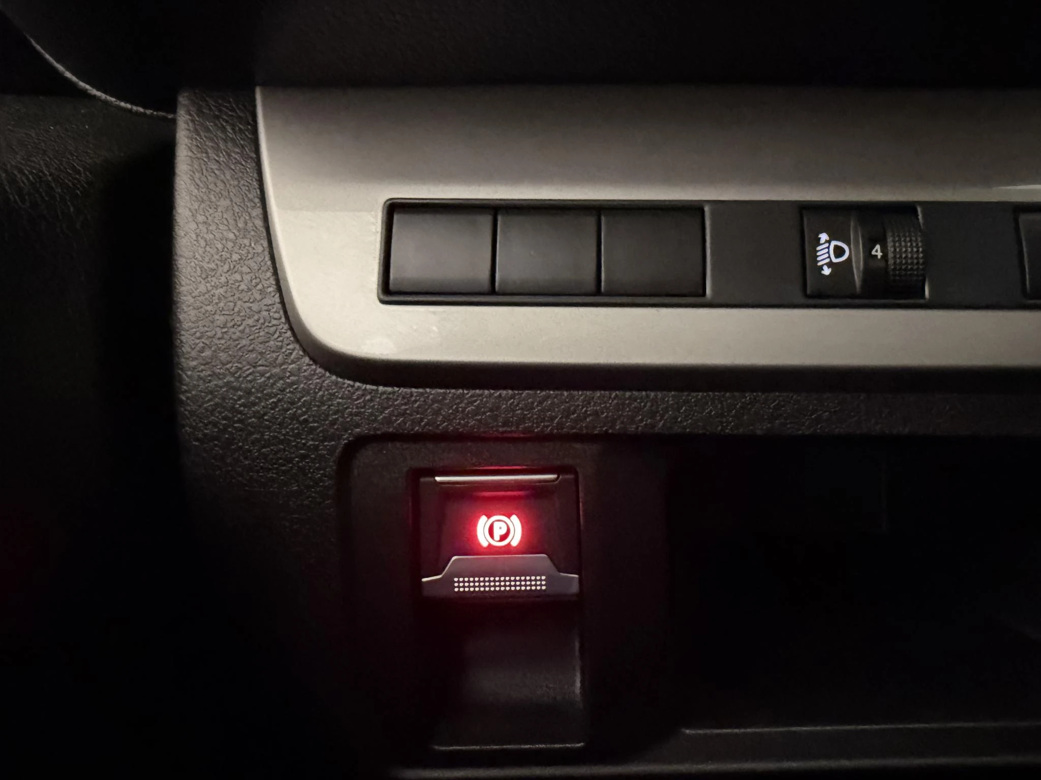 Peugeot-e-Expert-image-12