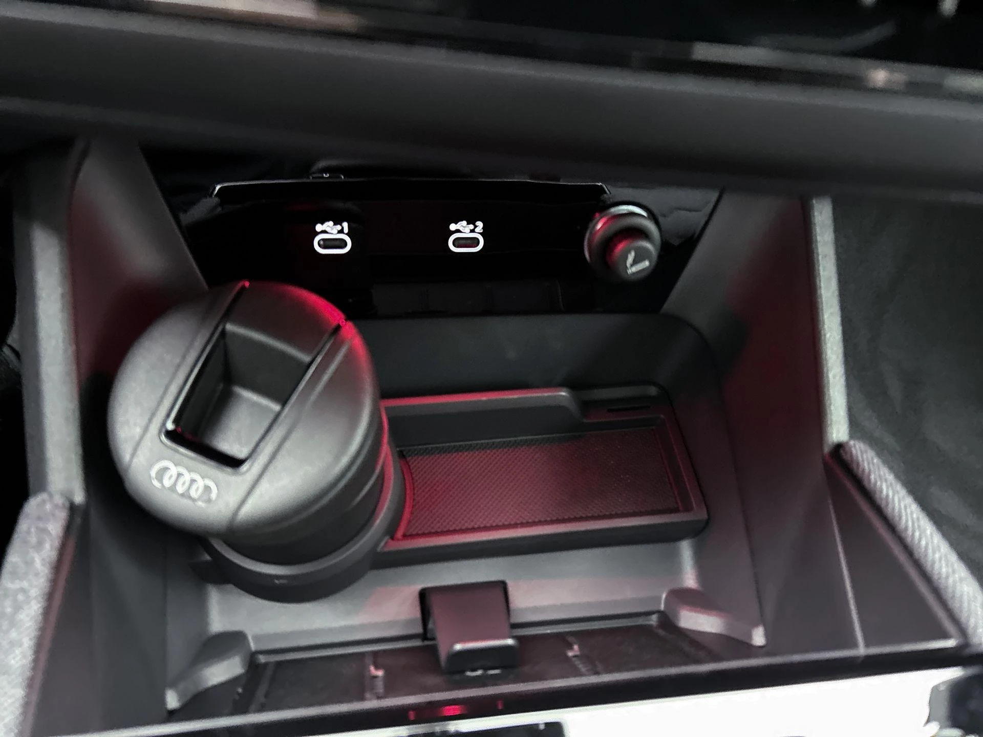 Audi-A6 Sportback e-tron-image-23