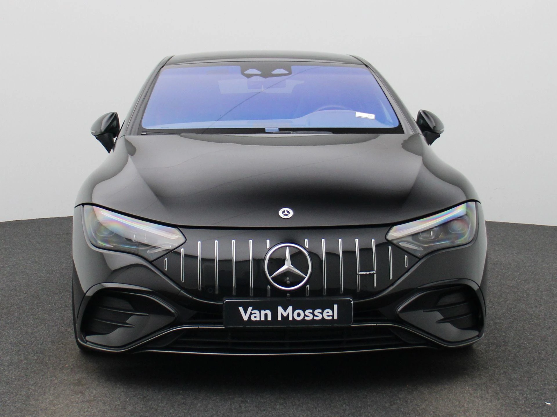 Mercedes-Benz-EQE-image-2
