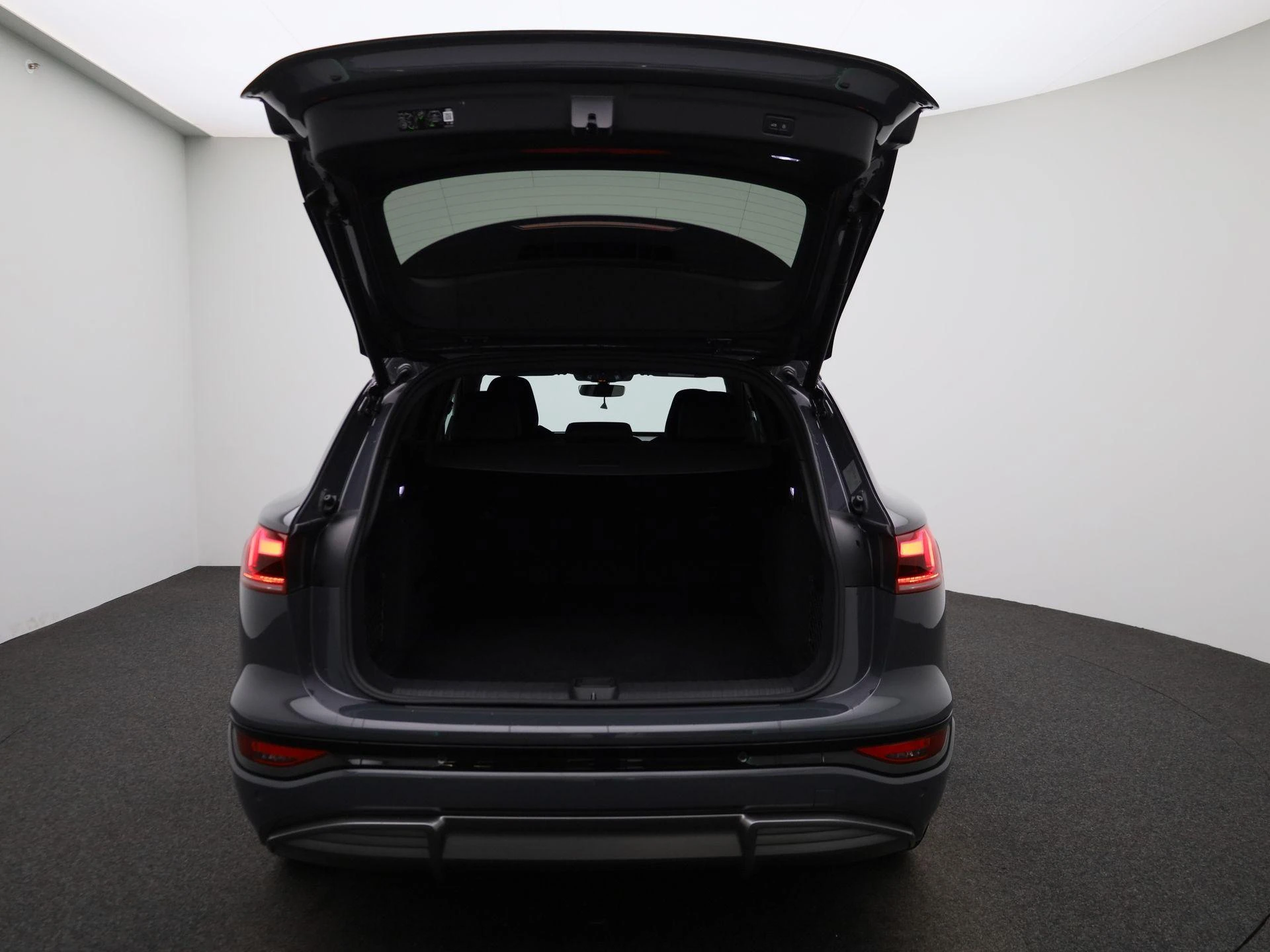 Audi-Q6 e-tron-image-11
