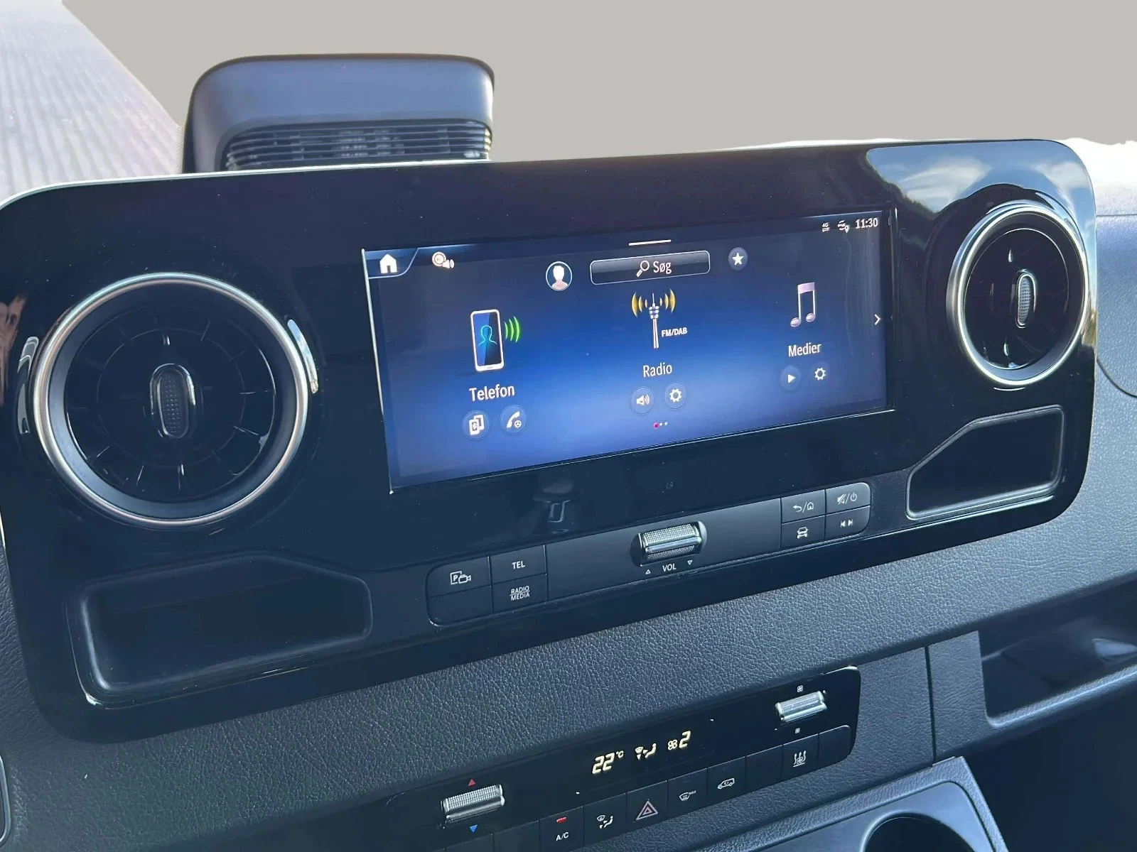 Mercedes-Benz-Sprinter-image-12