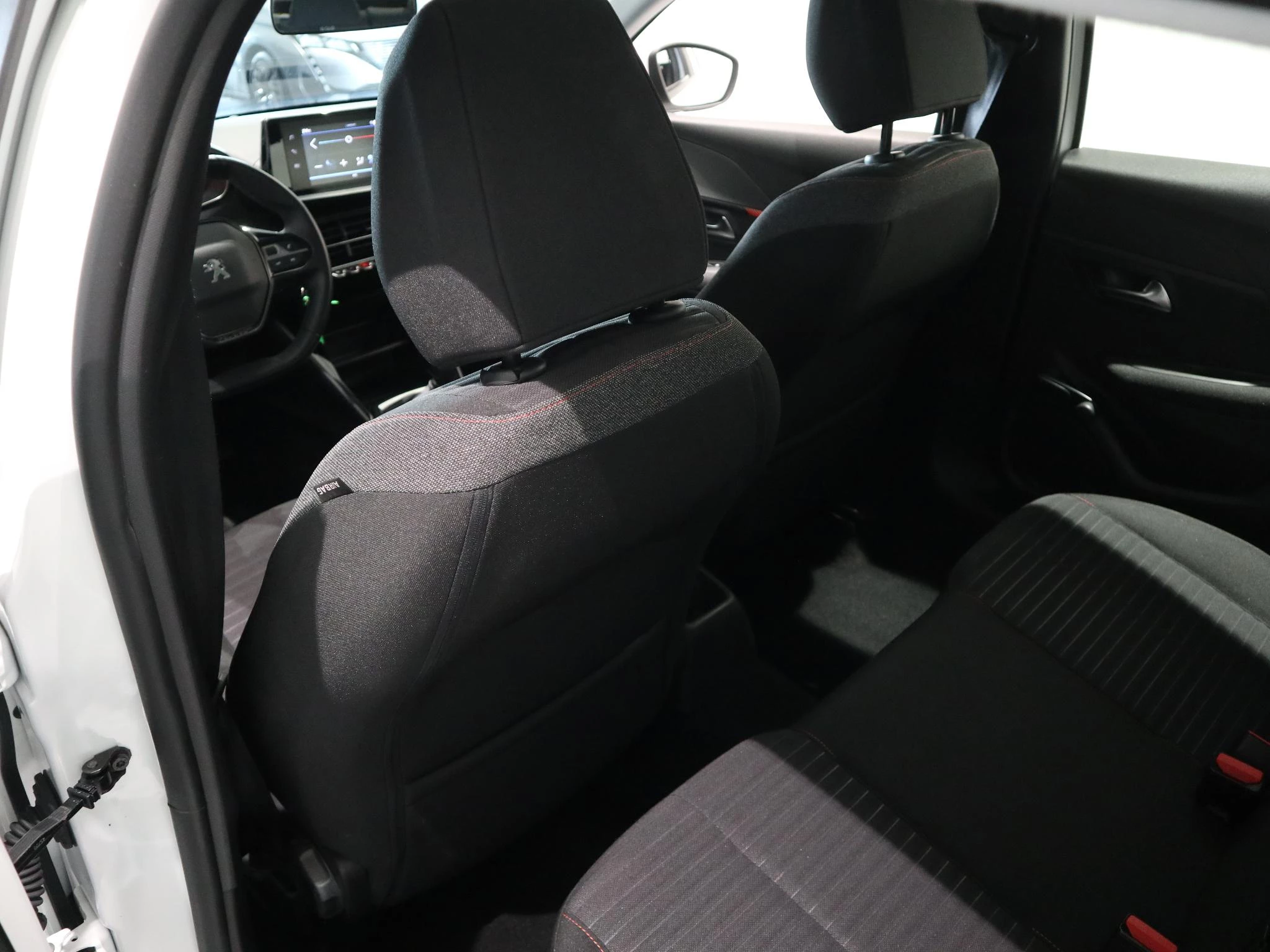 Peugeot-208-image-9