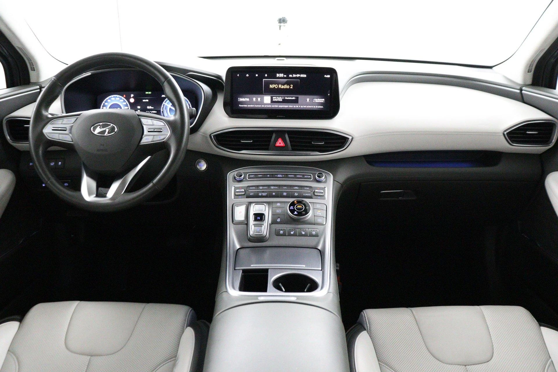 Hyundai-Santa Fe-image-8