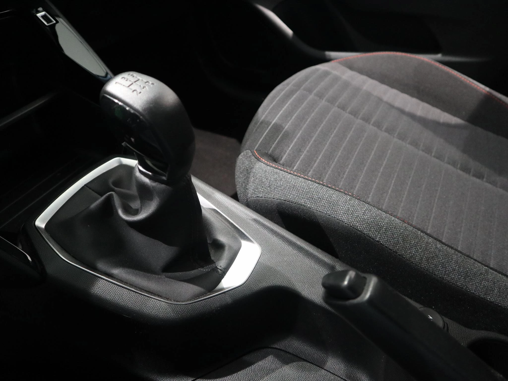Peugeot-208-image-15