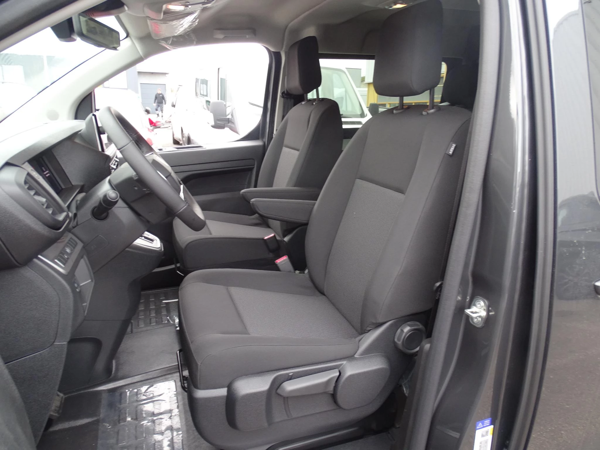 Peugeot-Expert-image-10