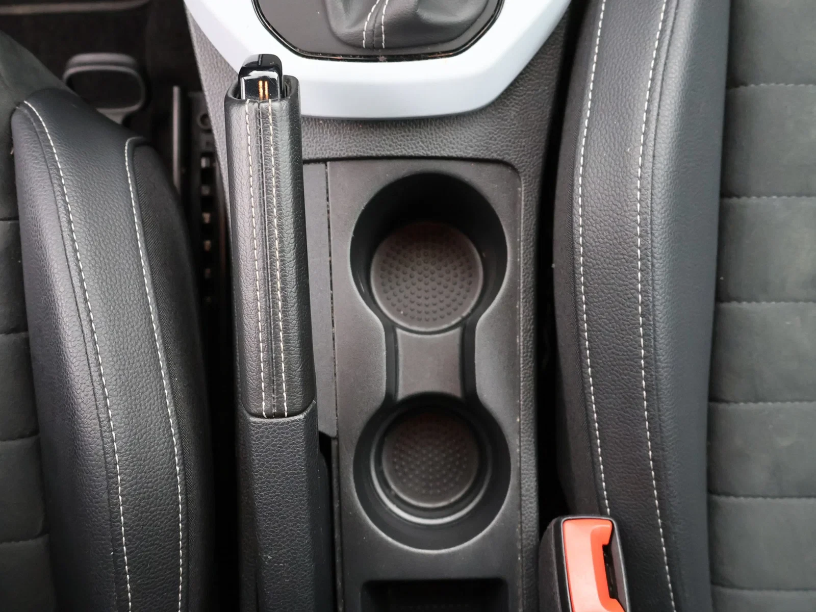 SEAT-Arona-image-16
