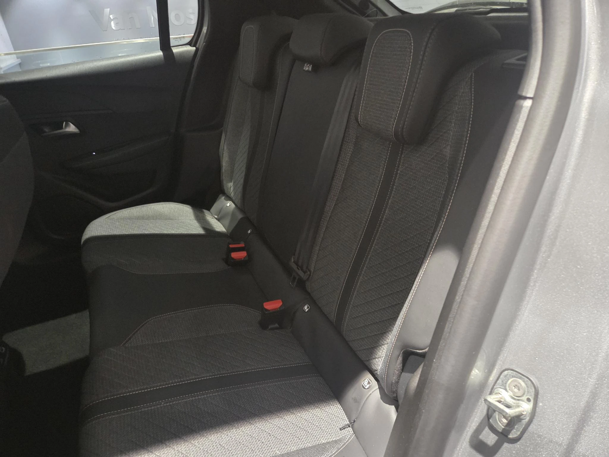 Peugeot-208-image-11