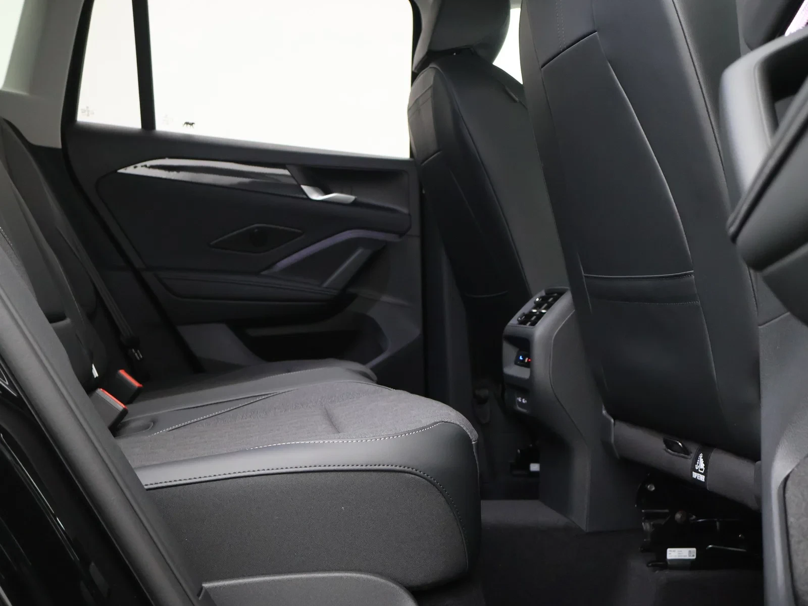 Volkswagen-Tiguan-image-10
