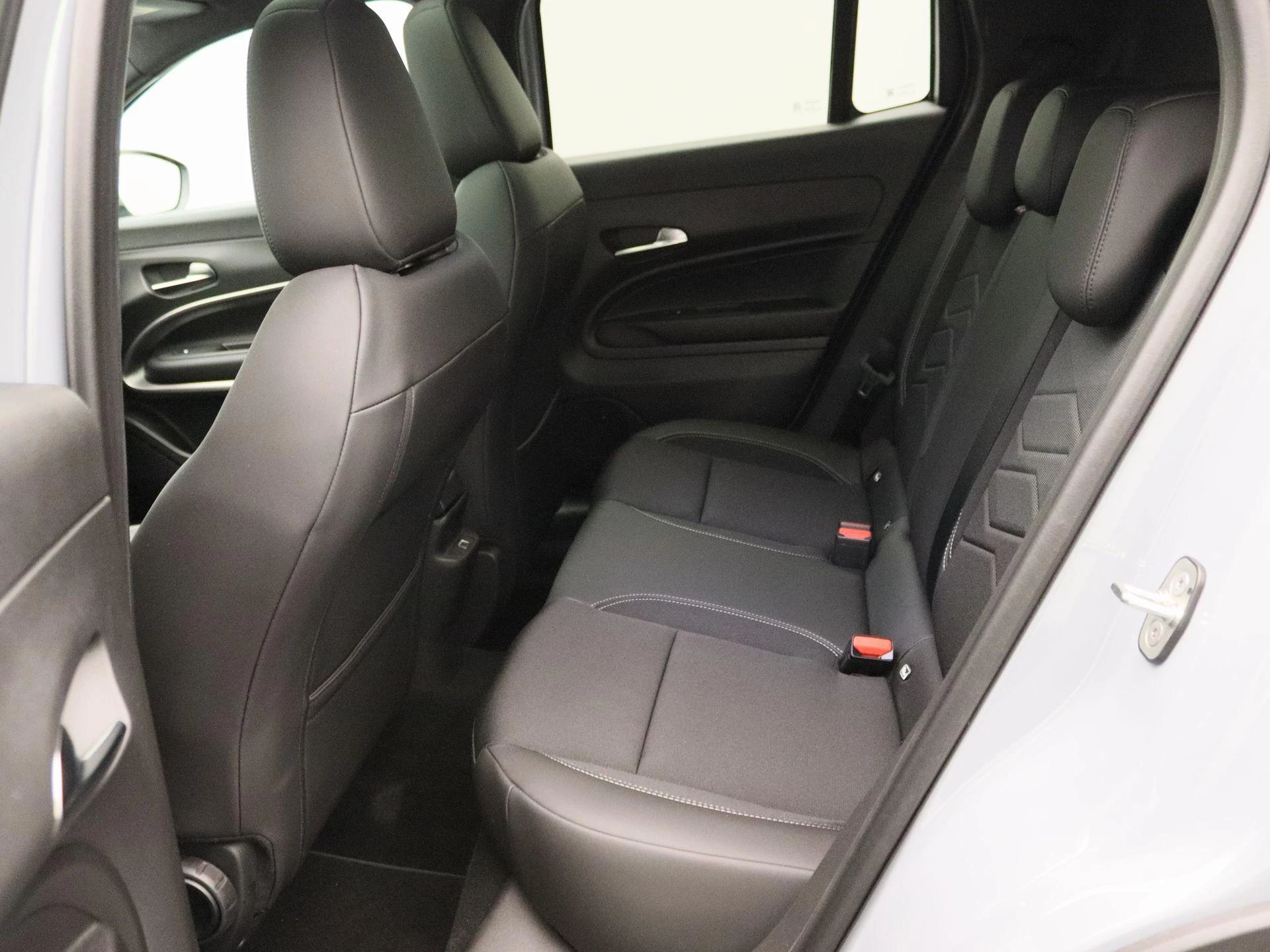 Jeep-Avenger-image-12