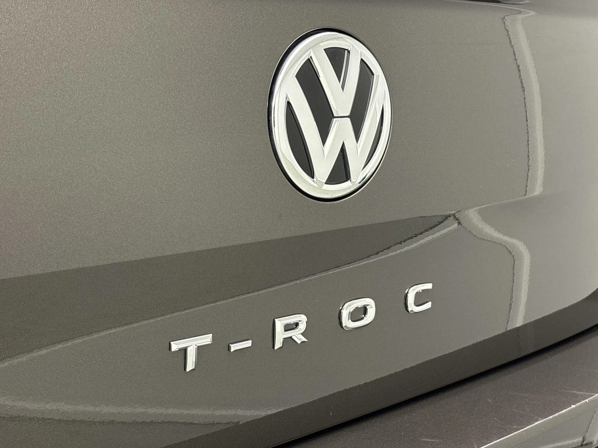 Volkswagen-T-Roc-image-20